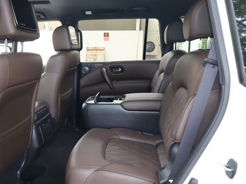 Used 2023 Nissan Armada Platinum w/ Captain's Chairs Package RWD image 18