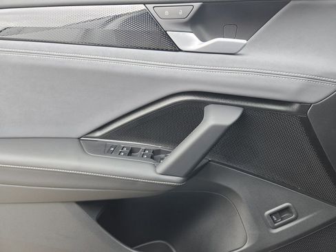 New 2026 Volkswagen Tiguan SE R-Line image 19