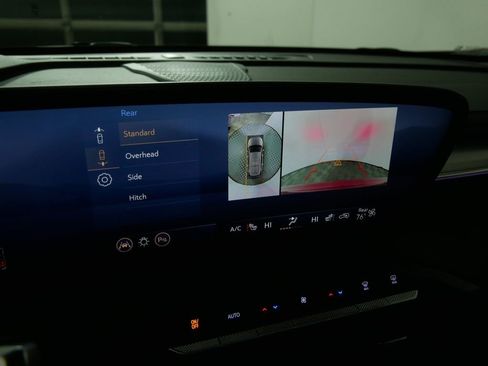 Used 2025 Buick Enclave Avenir image 31