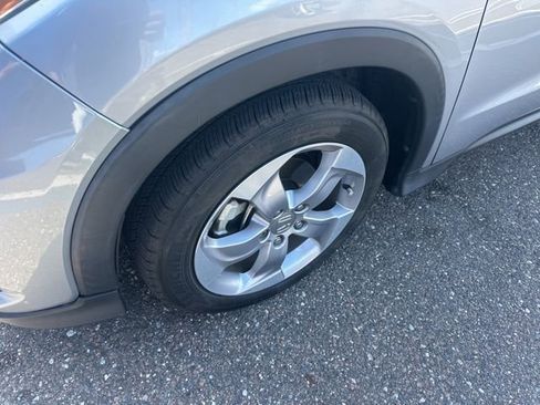 Used 2019 Honda HR-V LX image 17