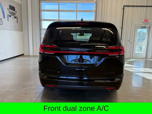 New 2026 Chrysler Pacifica Limited w/ S Appearance Package image 5