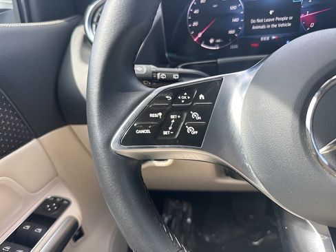 Used 2025 Mercedes-Benz GLA 250 image 15