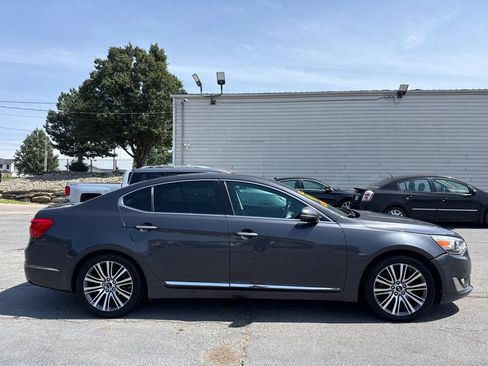 Used 2014 Kia Cadenza Premium w/ Luxury Package FWD image 5