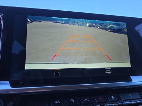 Used 2024 Chevrolet Silverado 1500 RST w/ Z71 Off-Road Package image 16