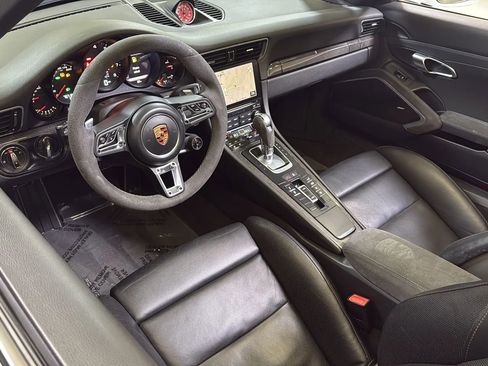 Used 2019 Porsche 911 Targa 4 GTS image 27
