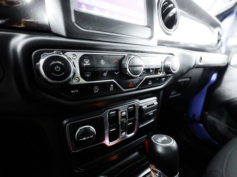 Used 2022 Jeep Wrangler Unlimited Sport AWD/4WD image 26