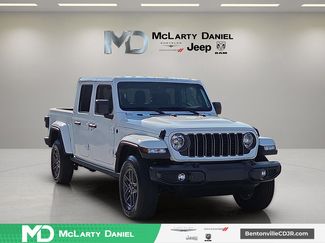 Used 2025 Jeep Gladiator Sport AWD/4WD video 1