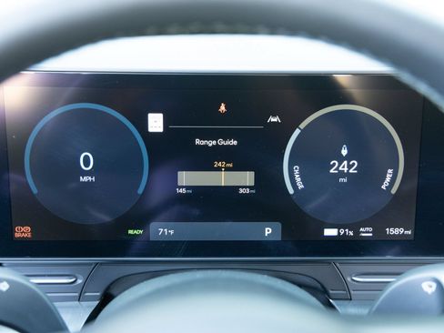 Used 2024 Hyundai Kona Limited FWD image 23