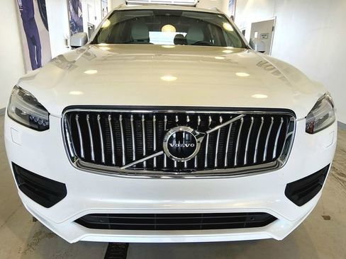 Used 2021 Volvo XC90 T5 Momentum w/ Climate Package image 3