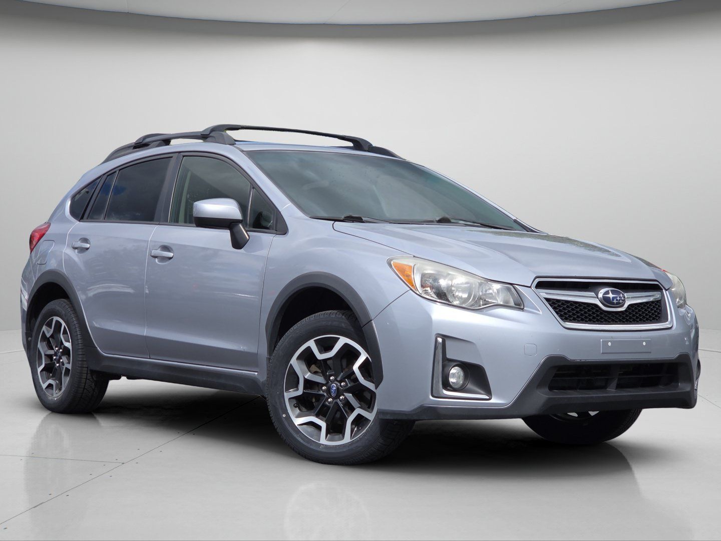 Used 2016 Subaru Crosstrek 2.0i Premium w/ Moonroof Package AWD/4WD image 2