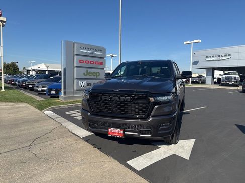 New 2026 RAM 1500 Big Horn AWD/4WD image 11