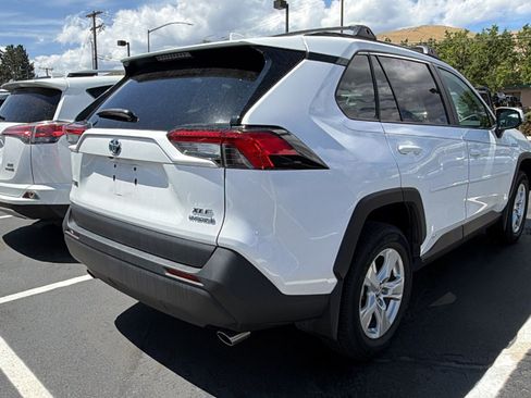 Used 2020 Toyota RAV4 XLE w/ Convenience Package AWD/4WD image 2