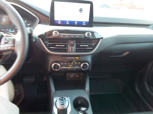 Used 2022 Ford Escape SEL image 12