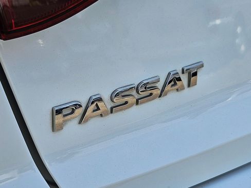 Used 2017 Volkswagen Passat 1.8T R-Line FWD image 24