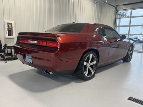 Used 2014 Dodge Challenger R/T RWD image 4