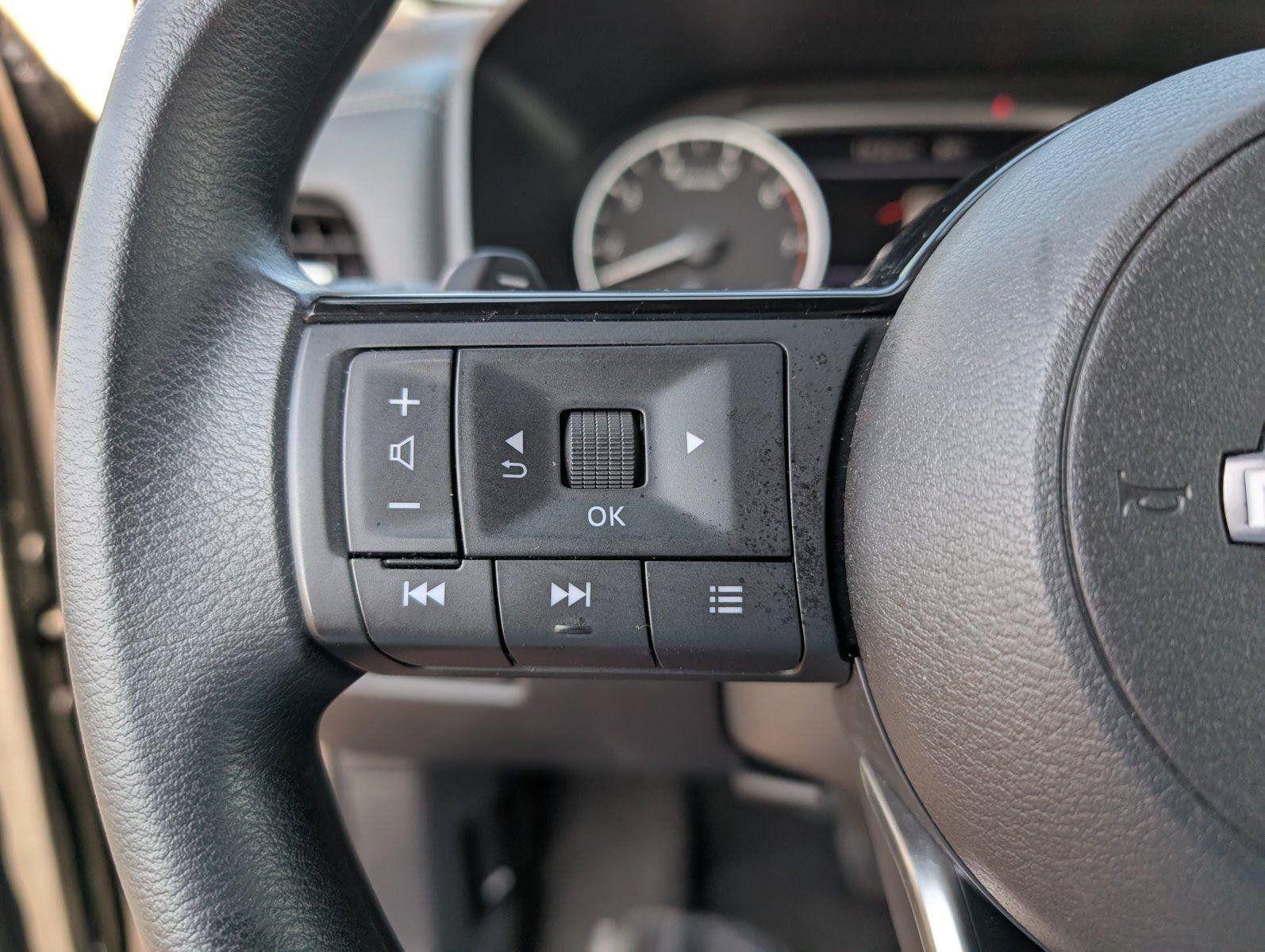 Used 2023 Nissan Rogue SV AWD/4WD image 26