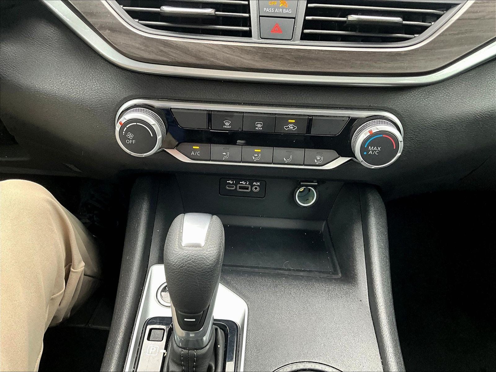 Used 2025 Nissan Altima 2.5 SV FWD image 18