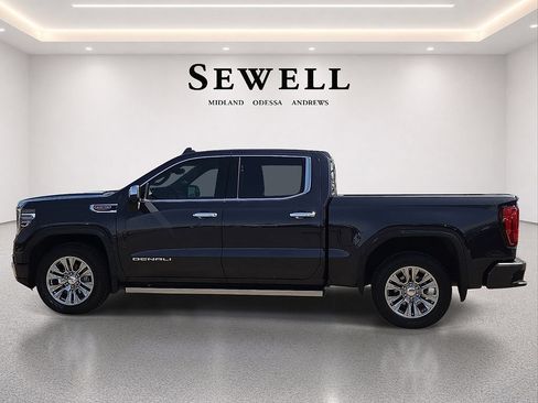Used 2024 GMC Sierra 1500 Denali w/ Technology Package AWD/4WD image 2