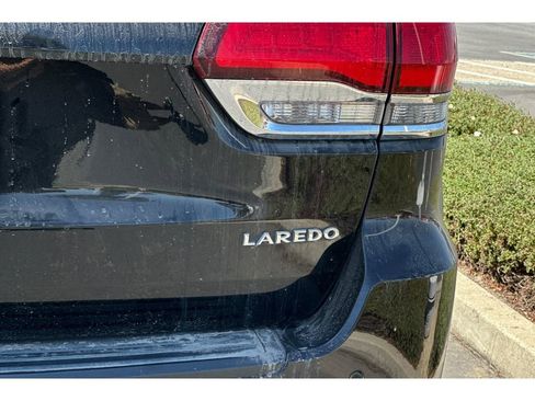 Used 2021 Jeep Grand Cherokee Laredo X image 5