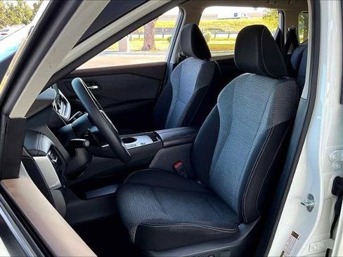 Certified 2023 Nissan Rogue SV image 7