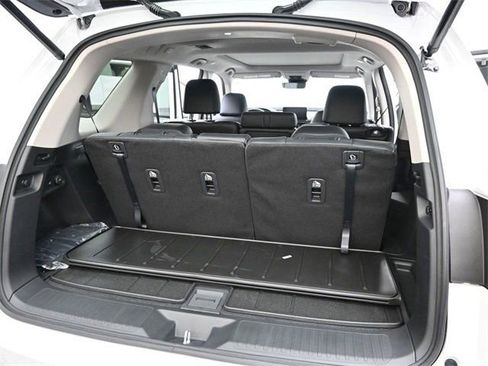 New 2025 Honda Pilot Touring image 11