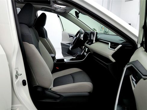 Certified 2023 Toyota RAV4 XLE w/ Convenience Package image 17