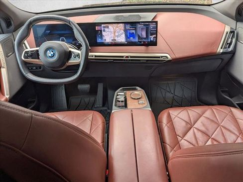 Used 2023 BMW iX xDrive50 w/ Premium Package image 21