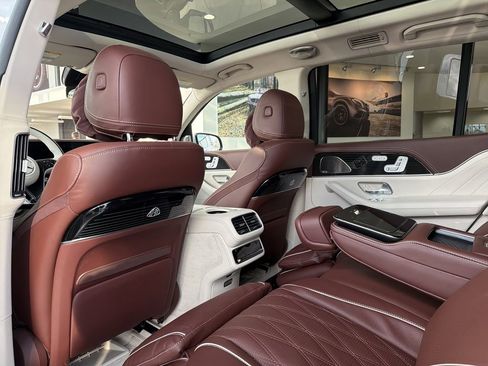 New 2026 Mercedes-Benz Maybach GLS 600 4MATIC image 11
