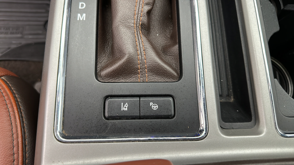 Used 2018 Ford F150 King Ranch w/ Equipment Group 601A Luxury AWD/4WD image 24