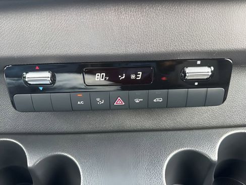 Used 2025 Mercedes-Benz Sprinter 2500 image 16