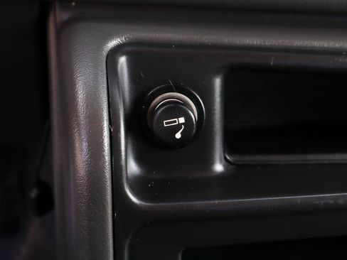 Used 2006 Chevrolet Silverado 2500 LT w/ Heavy-Duty Power Package image 41