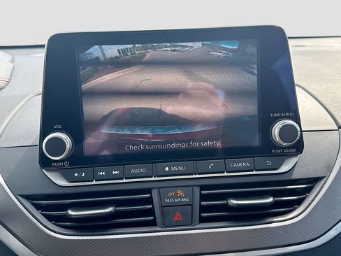 Used 2023 Nissan Altima 2.5 SR image 14