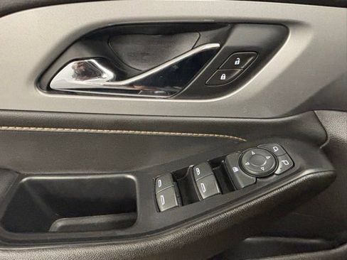 Used 2021 Chevrolet Traverse RS image 25