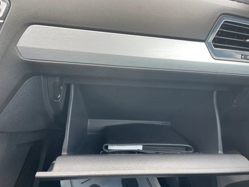 Used 2018 Volkswagen Tiguan S FWD image 19