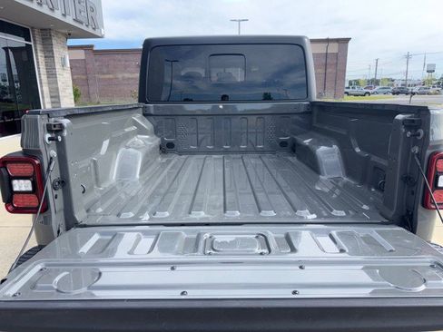 Used 2021 Jeep Gladiator Sport AWD/4WD image 12