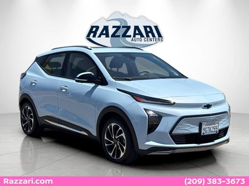 Used 2023 Chevrolet Bolt EUV Premier w/ Sun & Sound Package FWD image 1