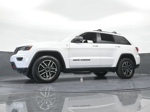 Used 2021 Jeep Grand Cherokee Trailhawk w/ Trailhawk Luxury Group AWD/4WD image 59
