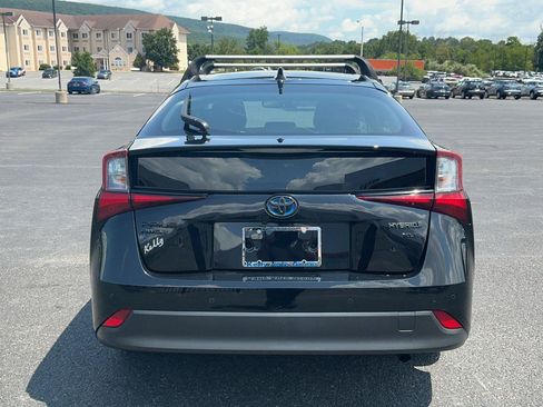 Certified 2022 Toyota Prius AWD image 8