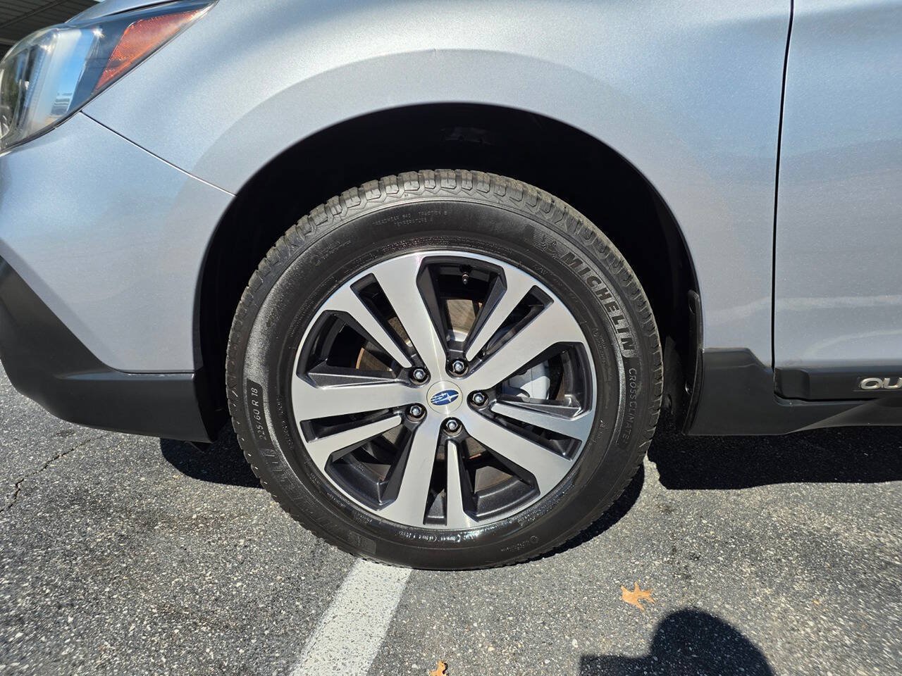 Used 2019 Subaru Outback 2.5i Limited AWD/4WD image 10