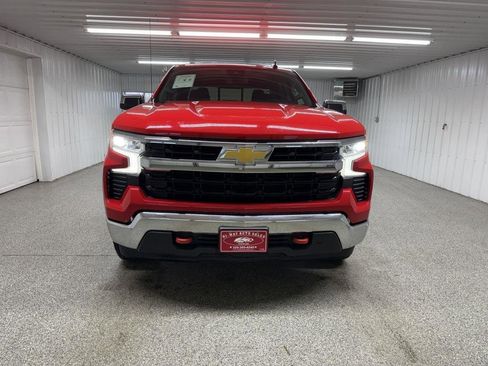 Used 2024 Chevrolet Silverado 1500 LT w/ Z71 Off-Road Package image 2