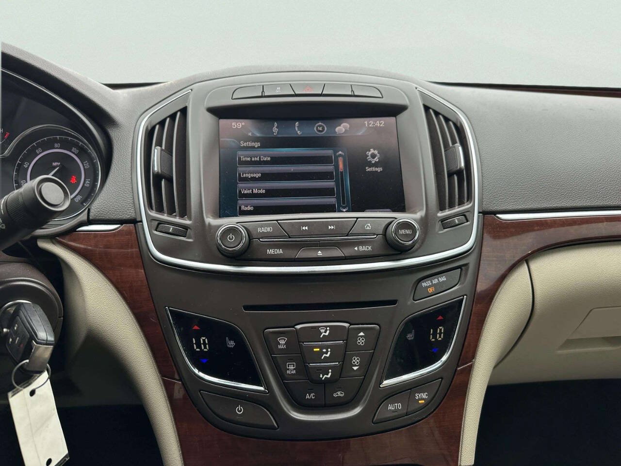 Used 2014 Buick Regal FWD image 31