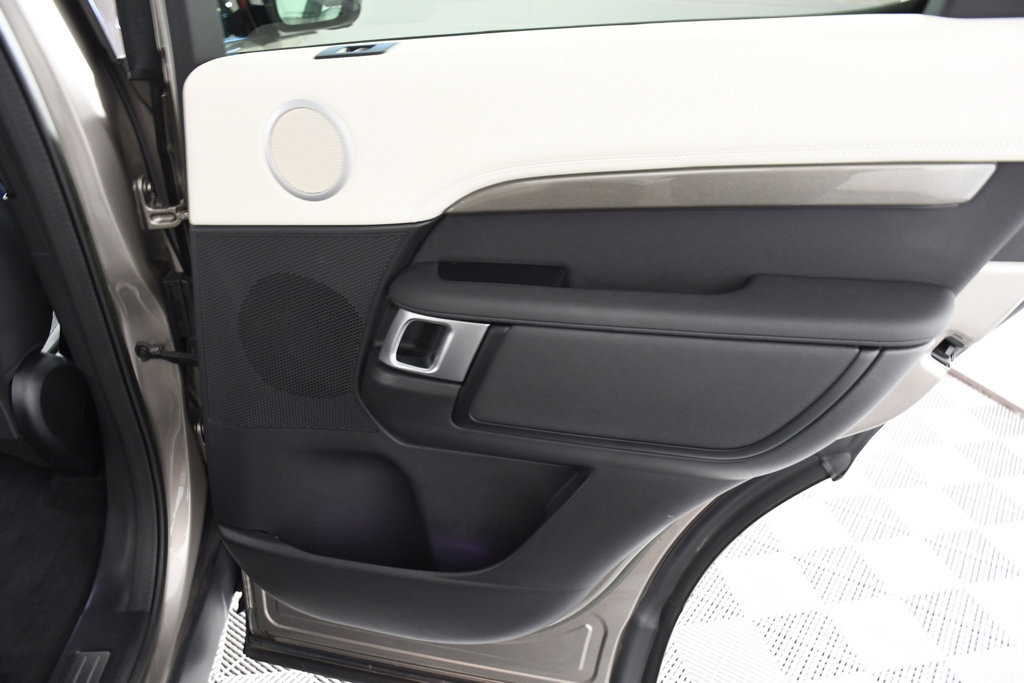 Used 2023 Land Rover Discovery S R-Dynamic AWD/4WD image 21