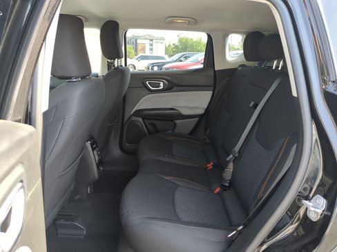 Used 2022 Jeep Compass Sport AWD/4WD image 28