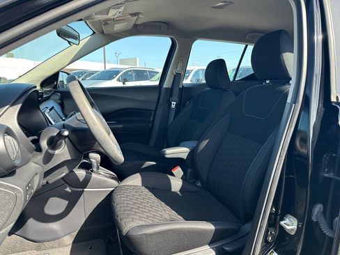 Used 2022 Nissan Kicks S FWD image 11