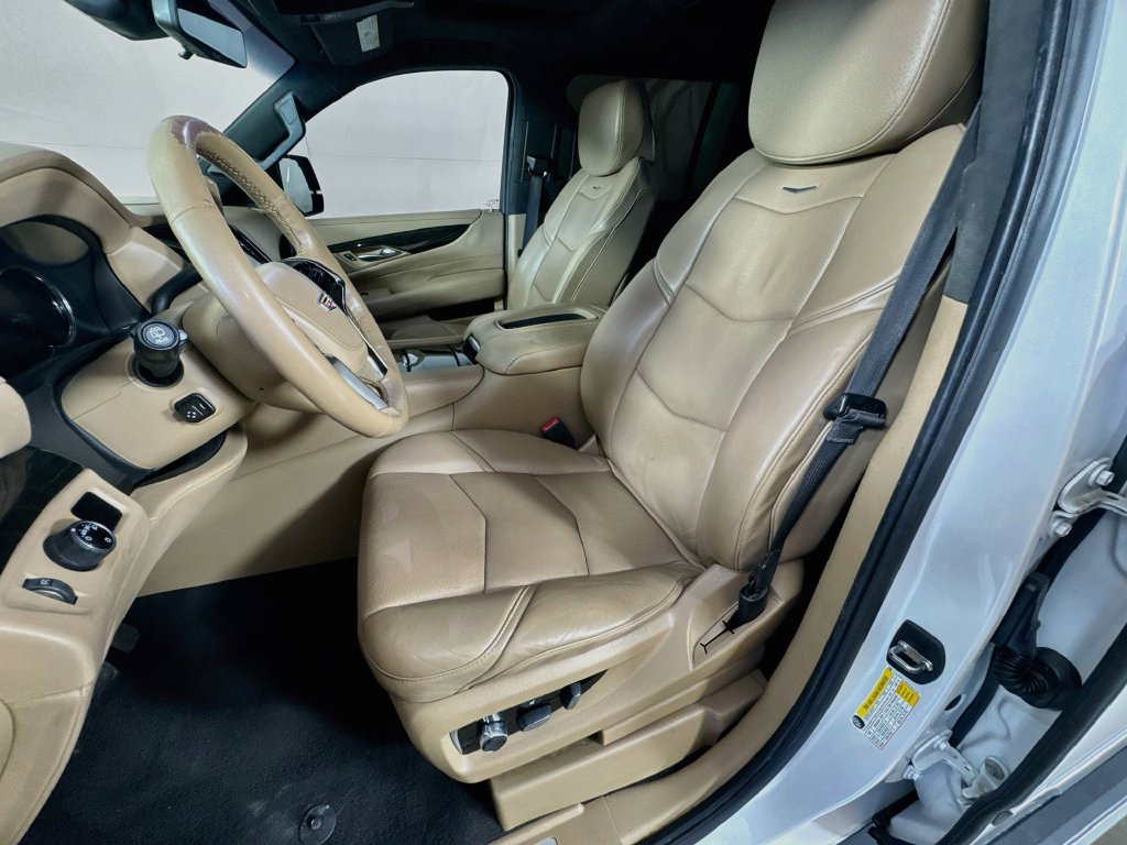 Used 2019 Cadillac Escalade ESV Platinum RWD image 24