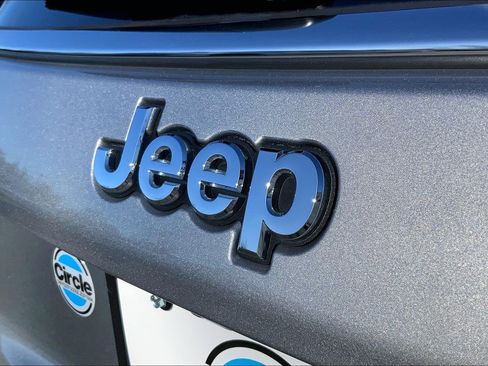 Certified 2022 Jeep Compass Latitude image 29