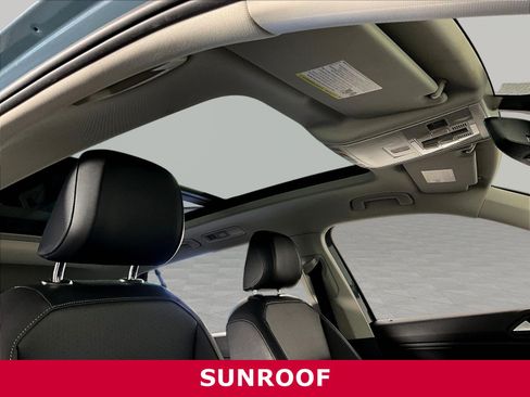 Used 2020 Volkswagen Tiguan SE w/ Panoramic Sunroof Package FWD image 27
