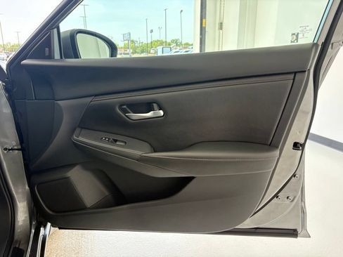 Used 2024 Nissan Sentra SV FWD image 32