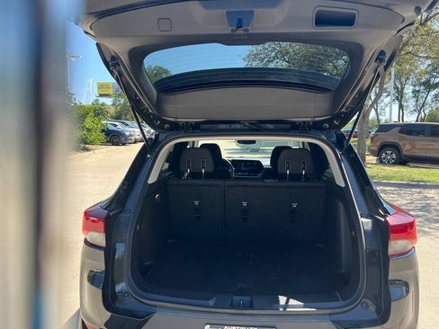 Used 2025 Chevrolet TrailBlazer LT FWD image 24
