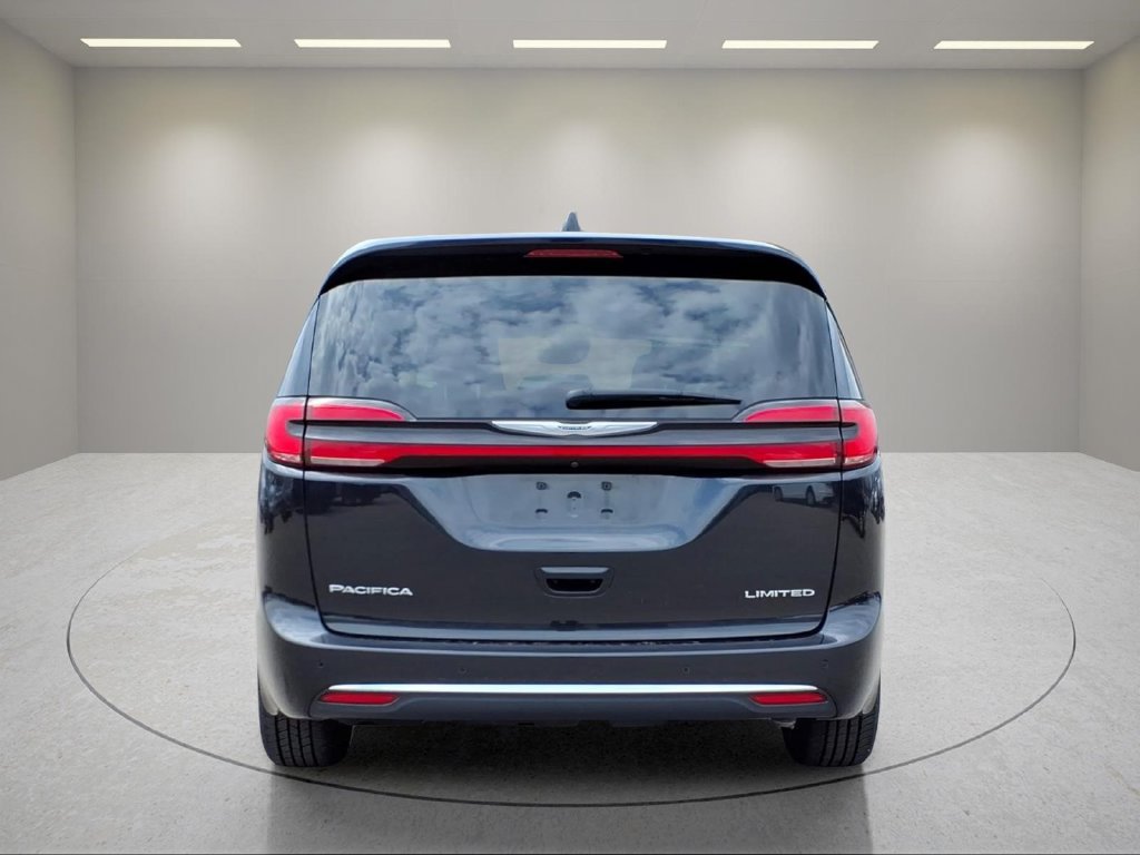Used 2024 Chrysler Pacifica Limited FWD image 23
